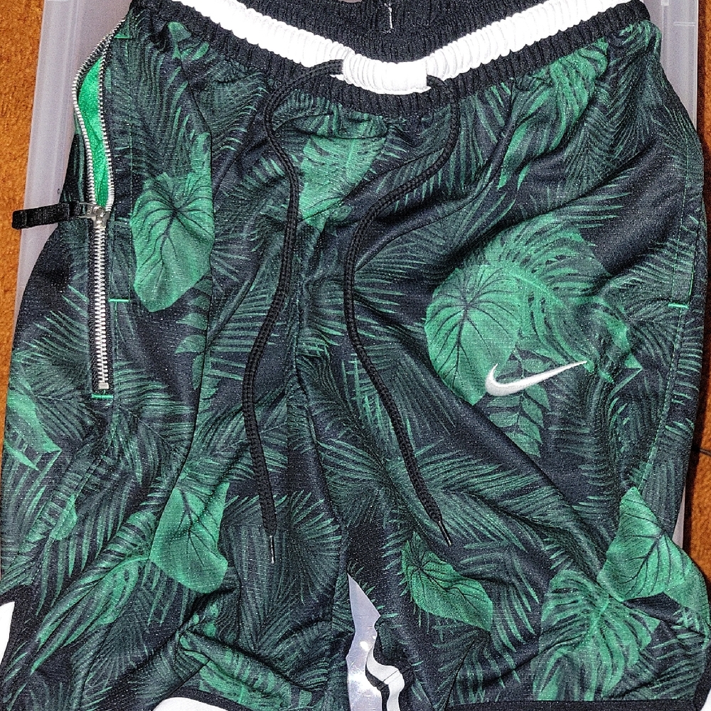 Mens NIKE DRI-FIT Shorts S